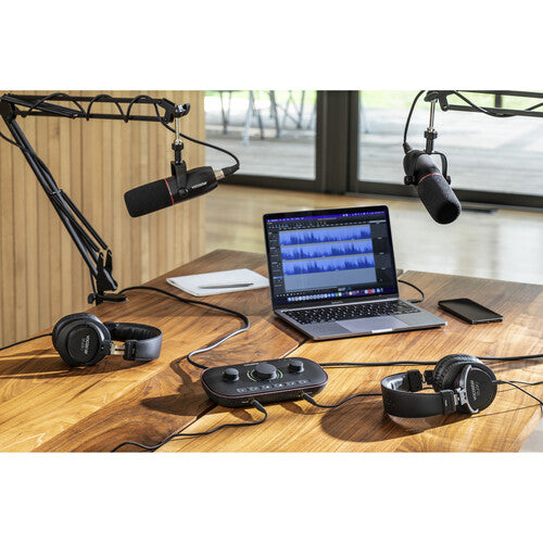 Focusrite Vocaster Two Studio 1-Person Podcasting Kit