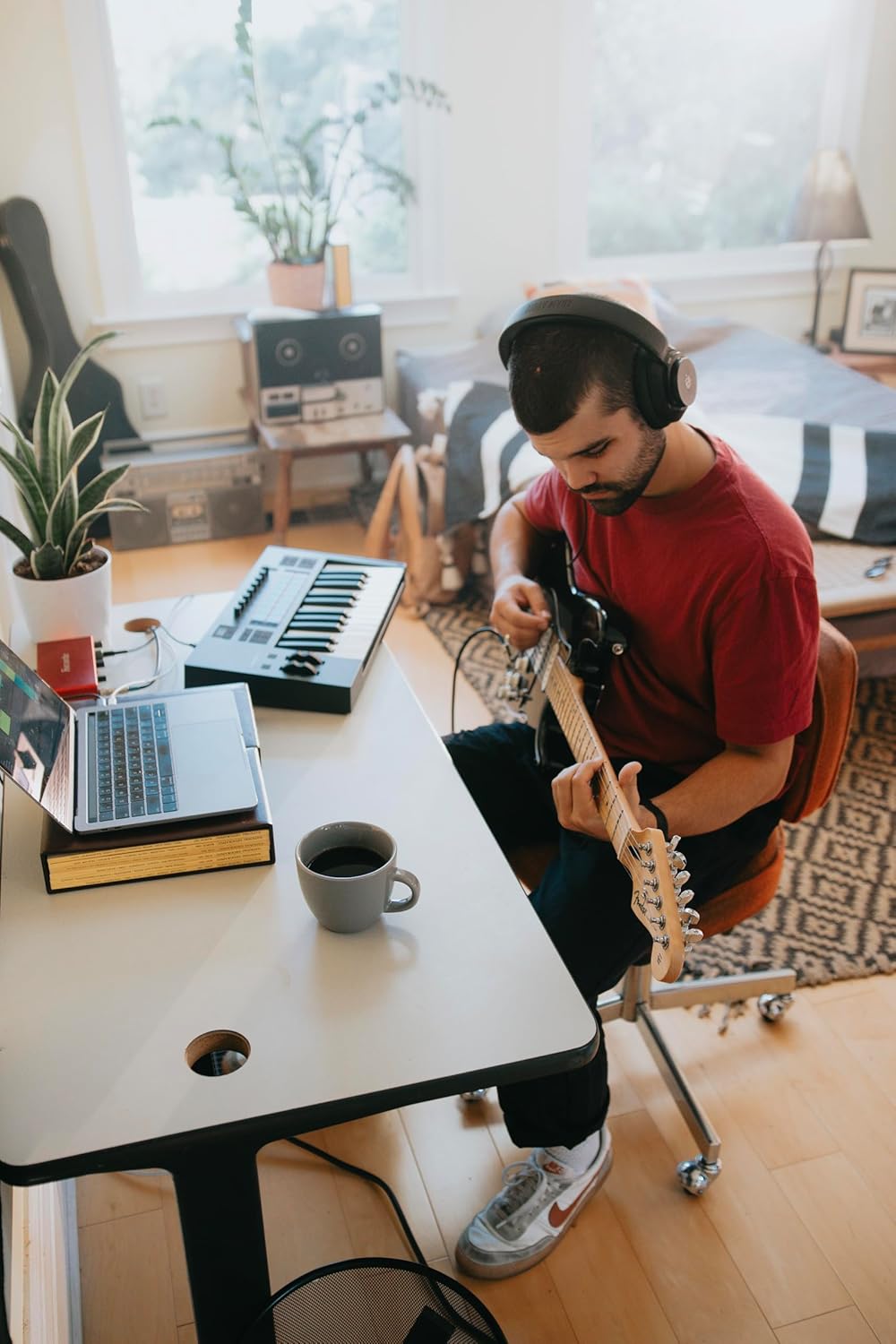 Adam Professional Audio H200 Over - Ear Closed - Back Headphones - electronicsexpo.com - Headphones