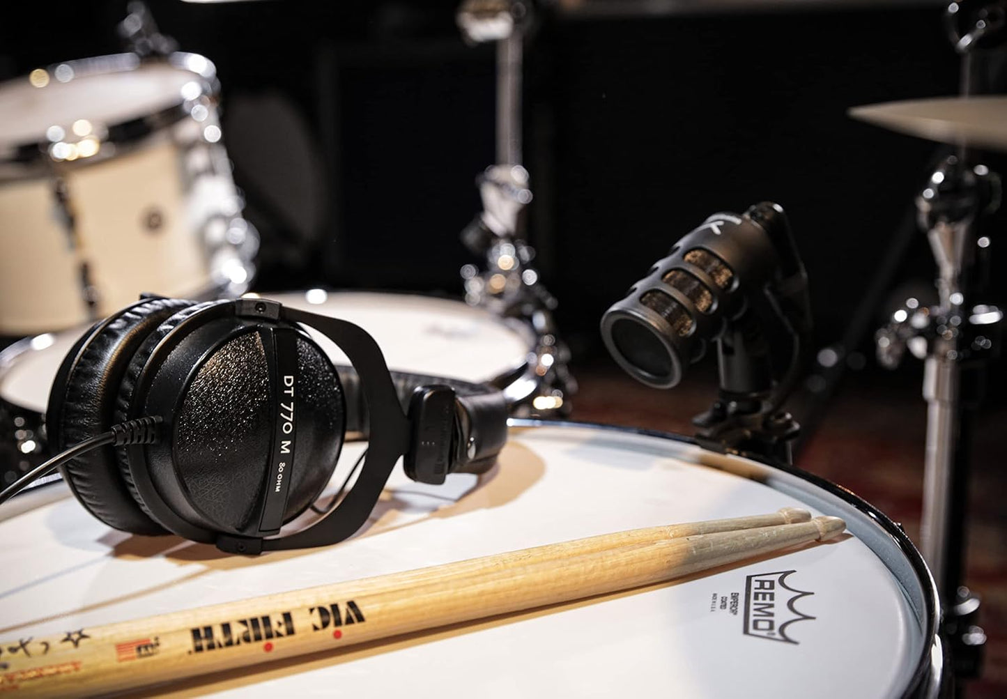 Beyerdynamic DT 770 M 80 ohm Closed - Back Isolating Monitor Headphones - electronicsexpo.com - Headphones