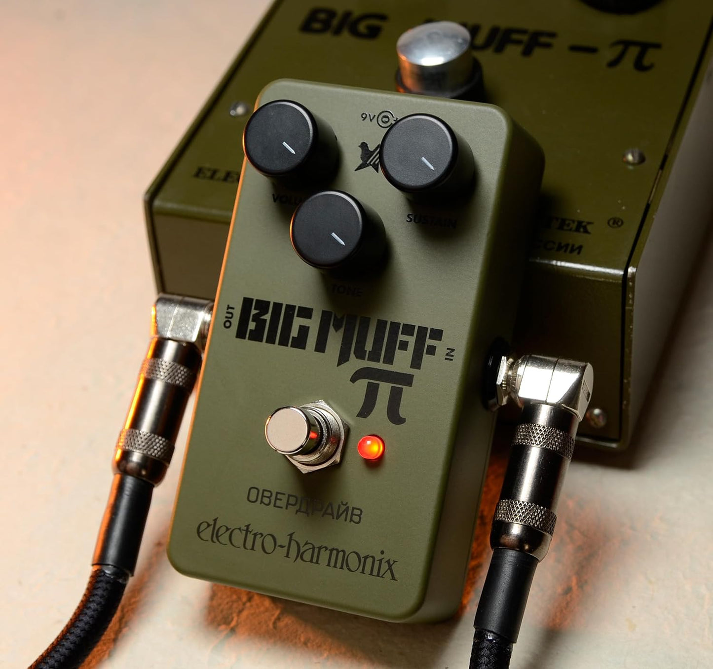 Electro - Harmonix Green Russian Big Muff Pi Fuzz Pedal - electronicsexpo.com - Guitar Pedals & Effects