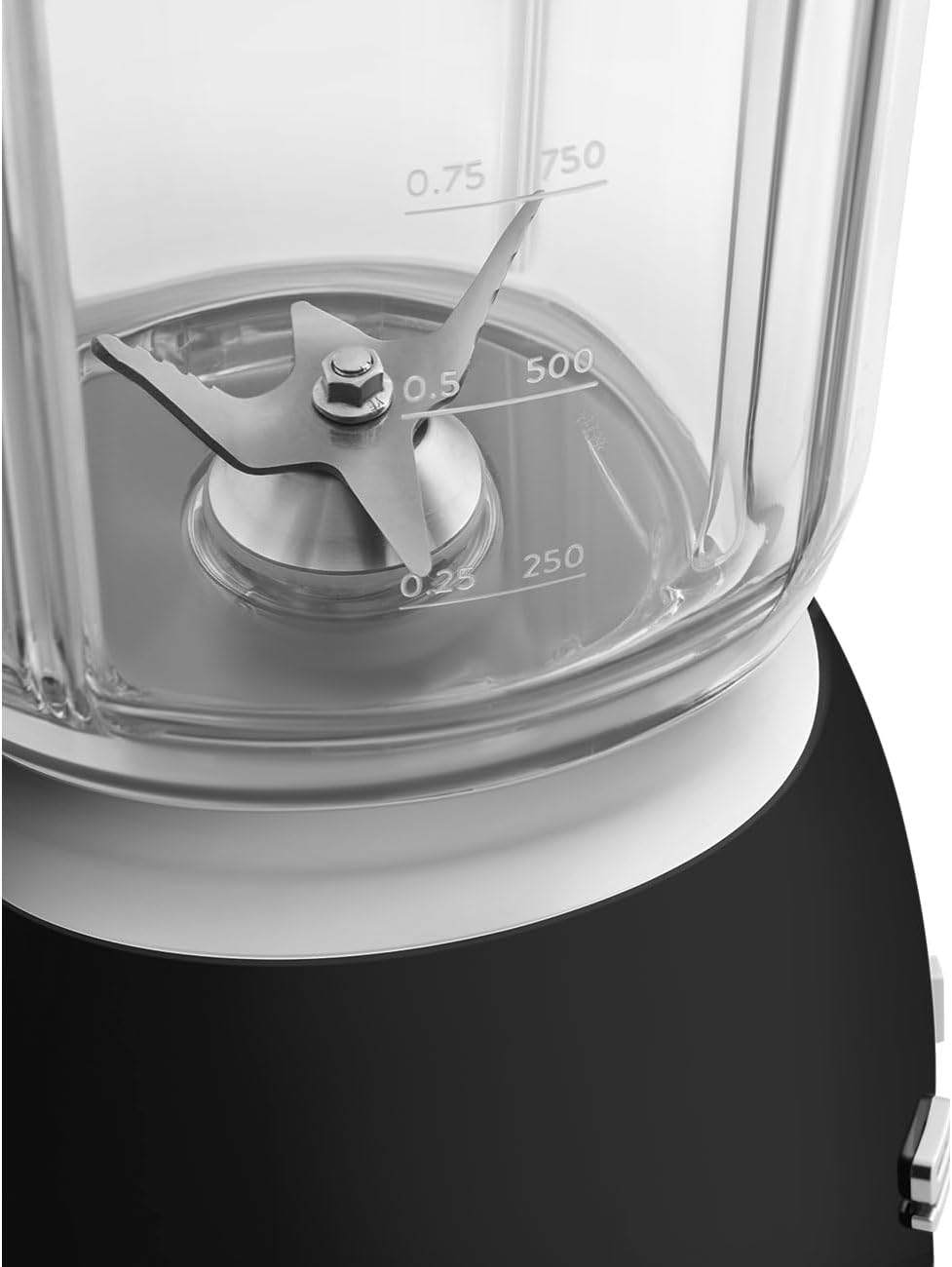 SMEG BLF03 Retro Style Blender 600W Countertop Blender - electronicsexpo.com - Food Blenders