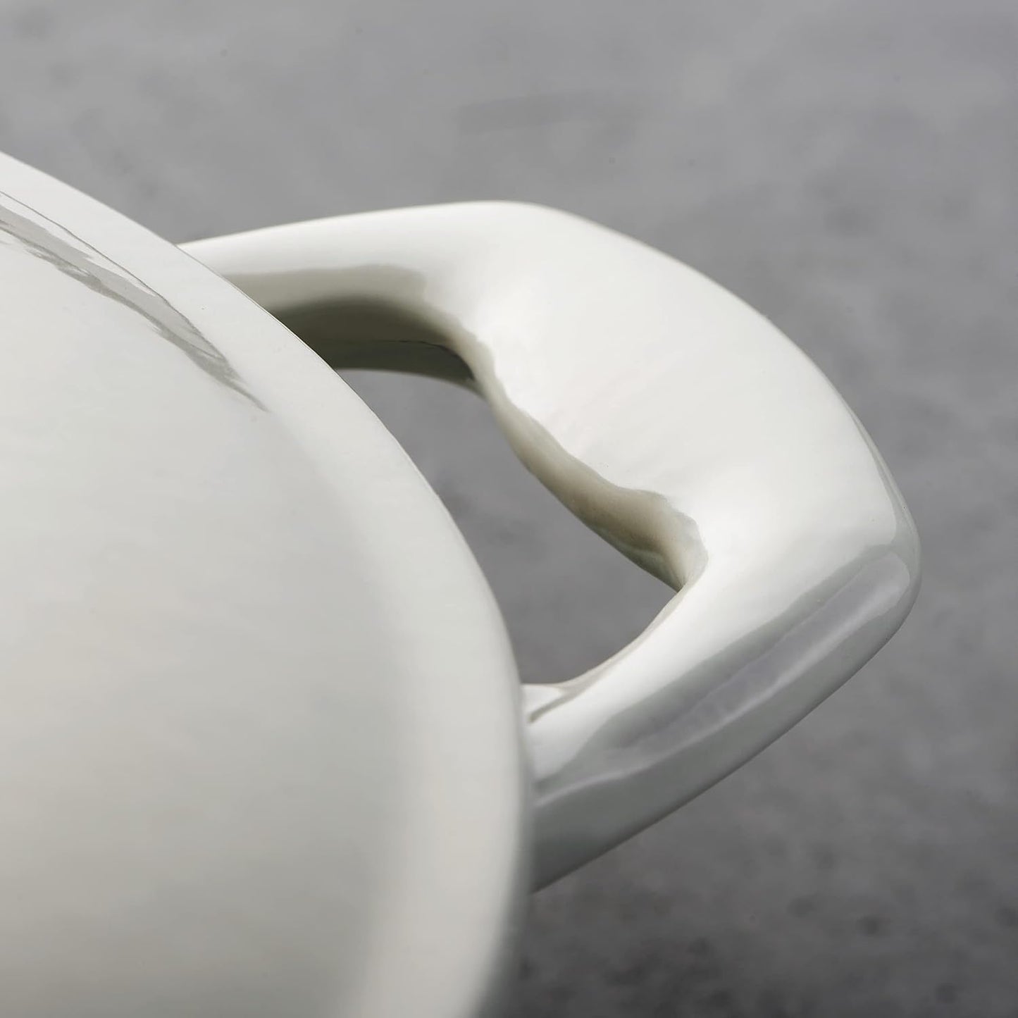 Tramontina Enameled Cast Iron Dutch Oven Pot with Lid, Round 5.5qt (Latte with Gold Knob) - electronicsexpo.com - Dutch Ovens