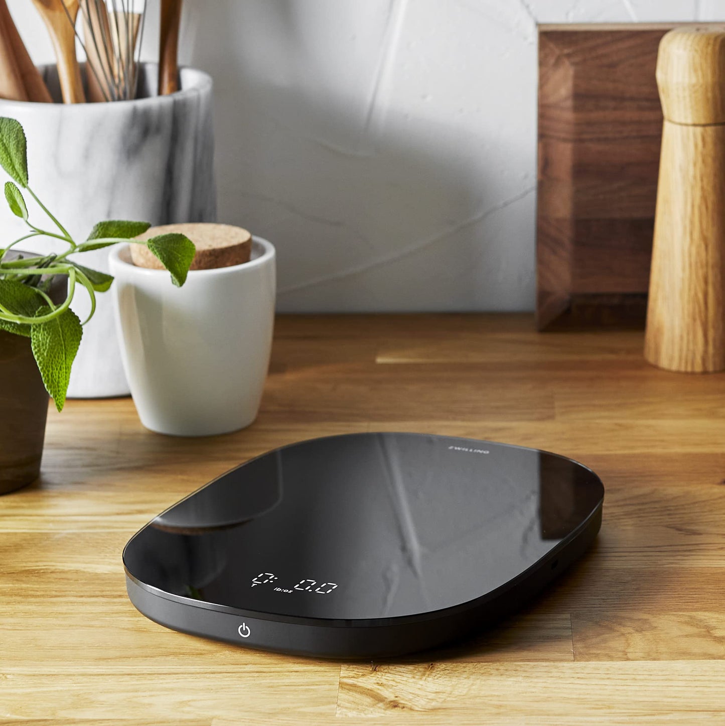 ZWILLING Enfinigy Digital Kitchen Scale, 22 lb Capacity, Measures in Grams & Ounces (Black) - electronicsexpo.com - Food Scales