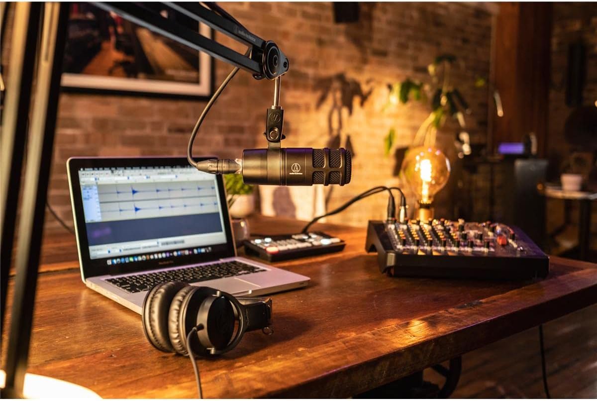 Audio - Technica AT2040 Hypercardioid Dynamic Podcast Microphone - electronicsexpo.com - Microphones