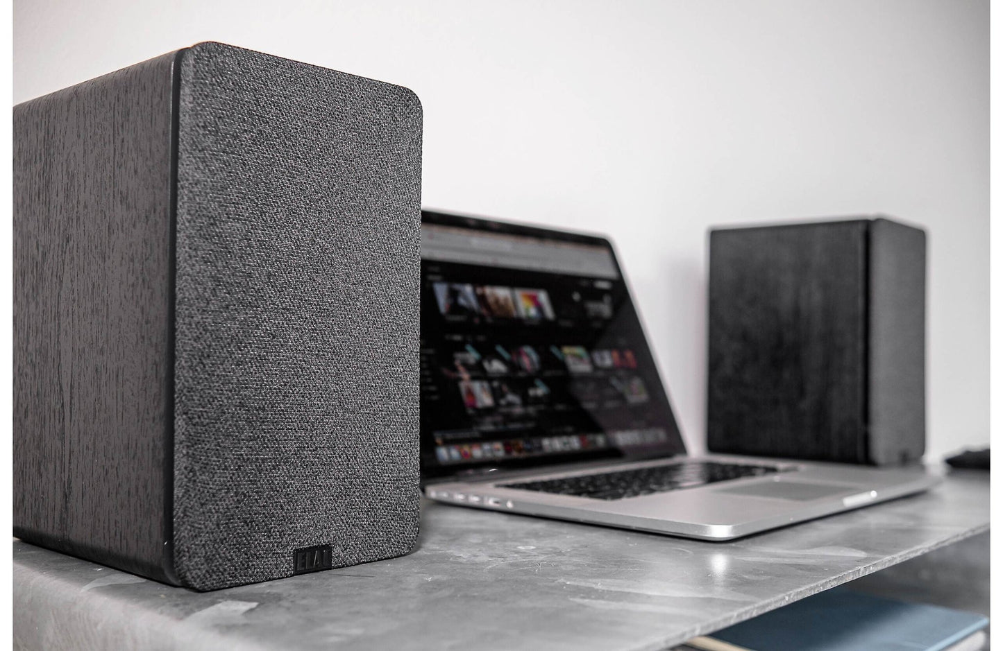 Elac Debut ConneX DCB41 Powered Bookshelf Speakers with Bluetooth, HDMI, and Built - in Phono Preamp (Pair) - electronicsexpo.com - Powered Speakers