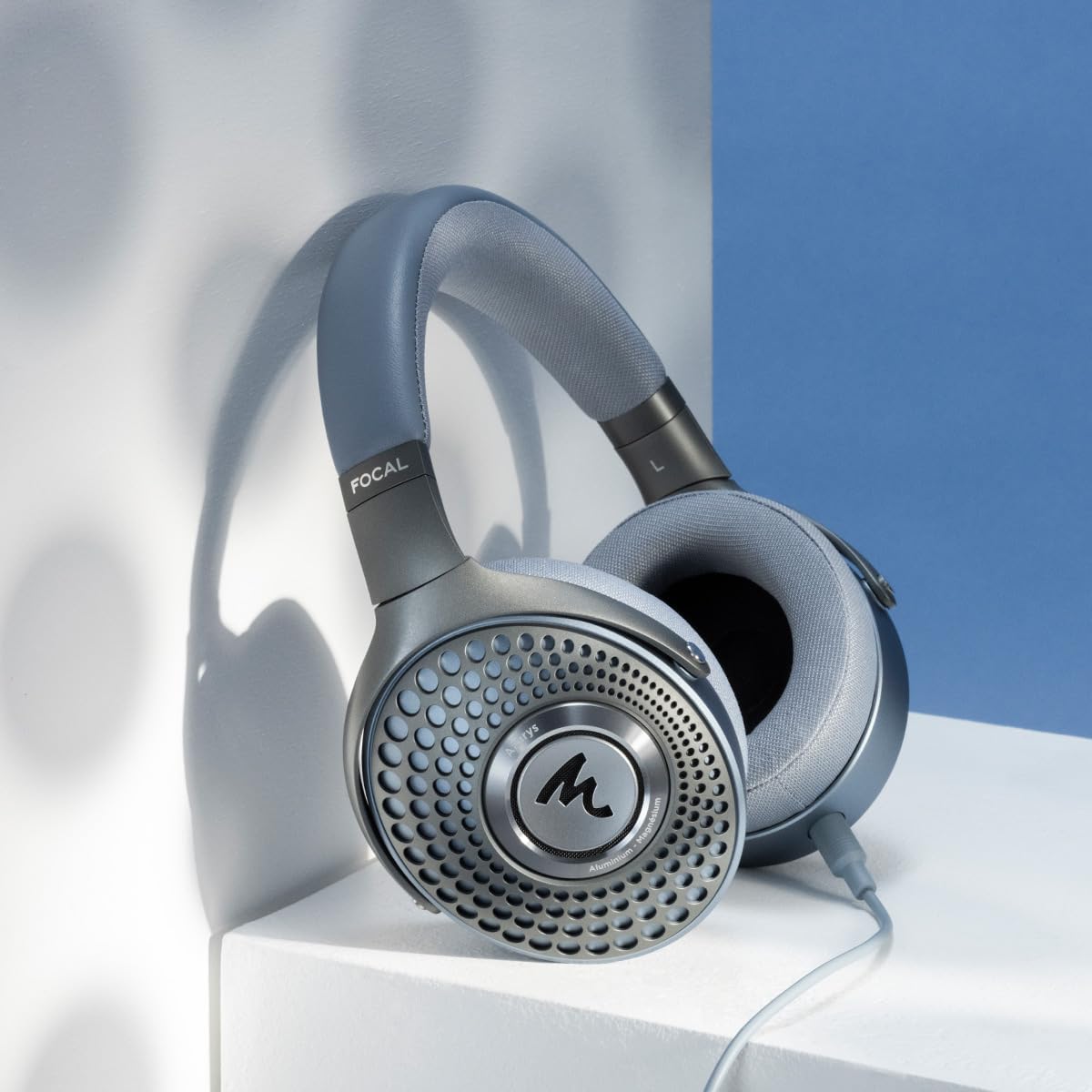 Focal Azurys Closed - Back Headphones - electronicsexpo.com - Headphones