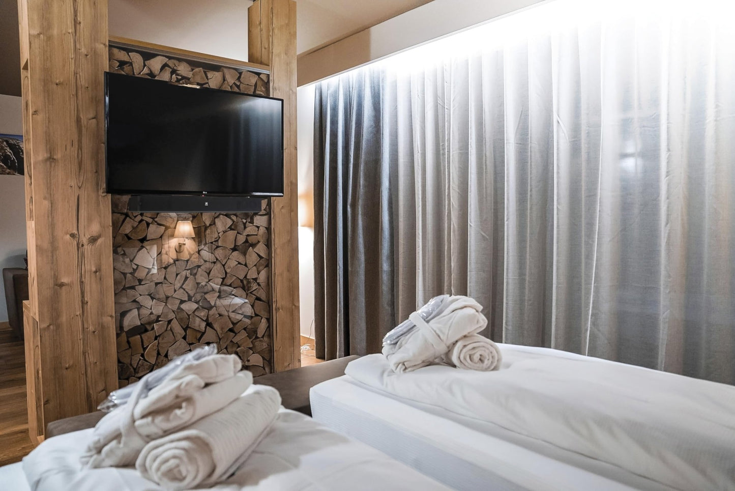 JBL Professional PSB - 2 Two Channel, Commercial - Grade Soundbar with HDMI & Bluetooth - electronicsexpo.com - Soundbars