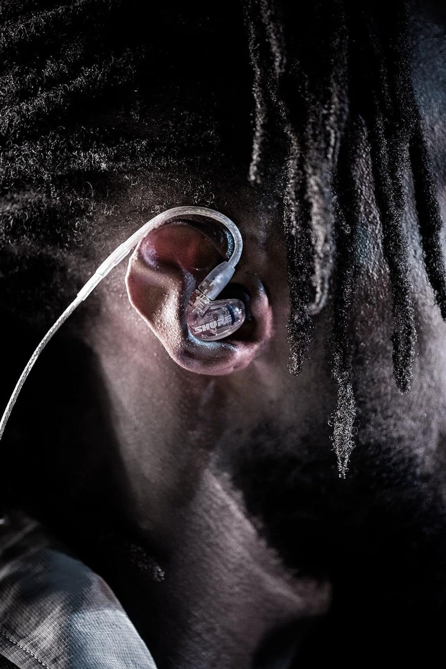 Shure SE215 - CL Professional Sound Isolating In - Ear Headphones (Clear) - electronicsexpo.com - Headphones