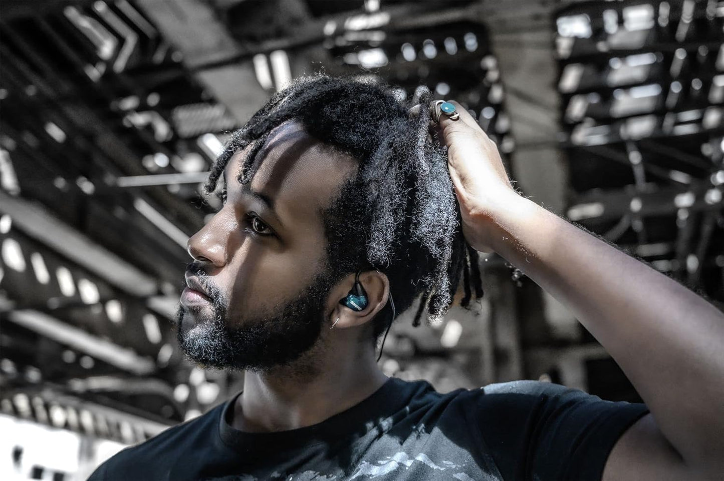 Shure SE215SPE Professional Sound Isolating In - Ear Headphones (Blue) - electronicsexpo.com - Headphones