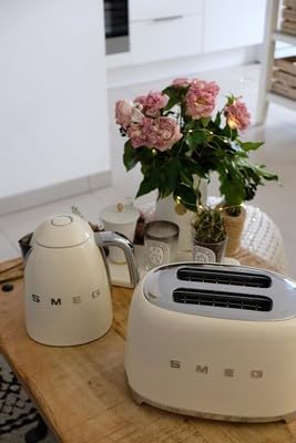 SMEG 2 Slice Toaster with 6 Presets and Defrost Function and Removable Crumb Tray - electronicsexpo.com - Toasters & Toaster Ovens