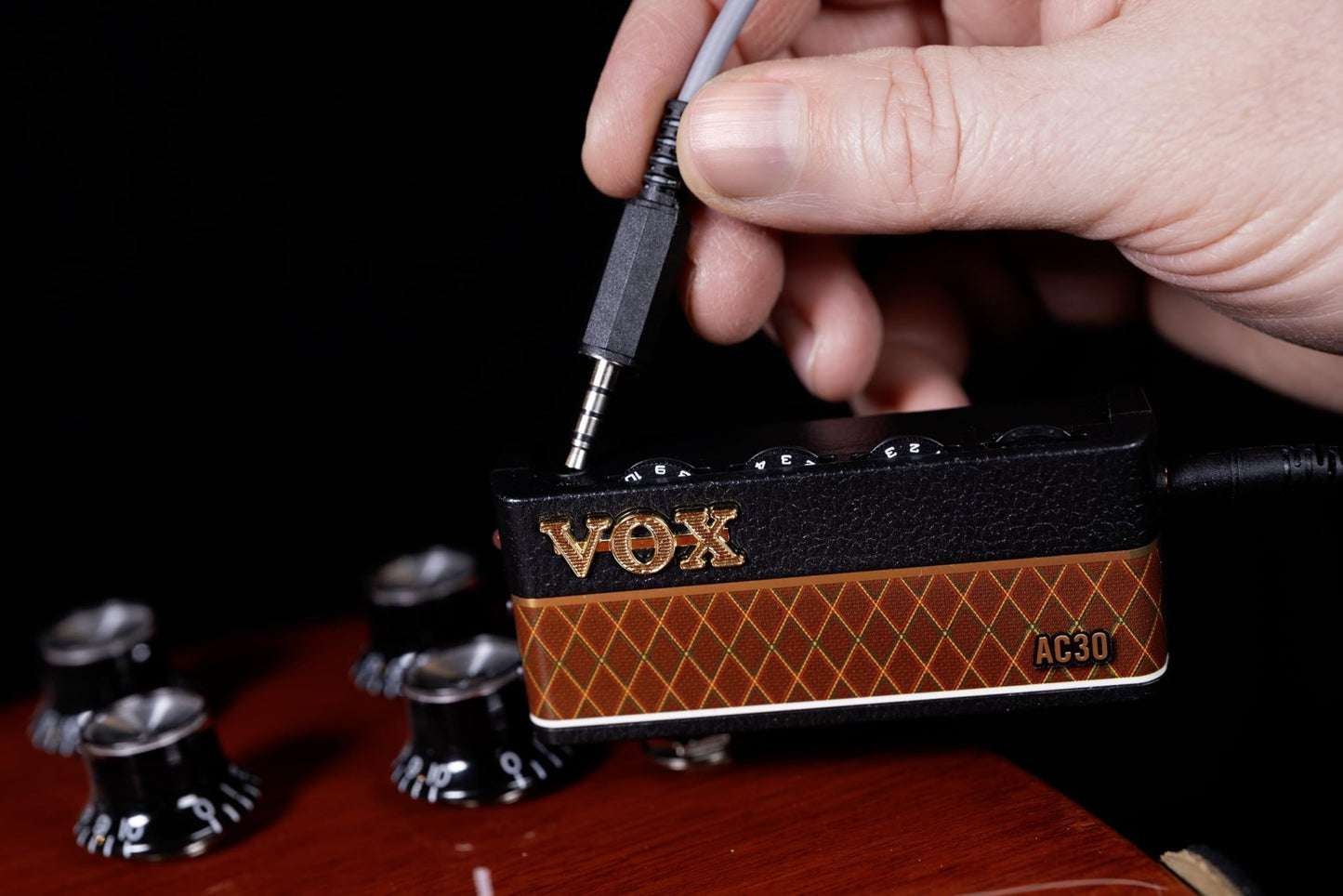 Vox amPlug 3 AC30 Headphone Guitar Amplifier w/Stereo FX, Tremolo, Speaker Emulation, Built - in Rhythms, and Aux in - electronicsexpo.com - Headphone Amplifiers