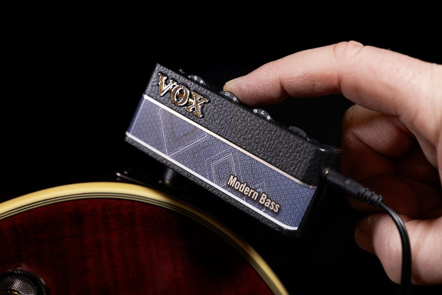 Vox amPlug 3 Modern Bass Headphone Bass Amplifier w/ 2 Channels, Stereo Effects, Built - in Rhythms, and Aux in Jack - electronicsexpo.com - Headphone Amplifiers