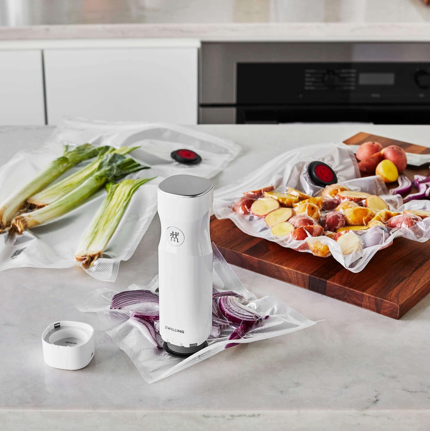 ZWILLING Fresh & Save Set 30 - pc Vacuum Sealer Bag for Food, 1/2 Gallon, Sous Vide Bag - electronicsexpo.com - Food Storage Bags