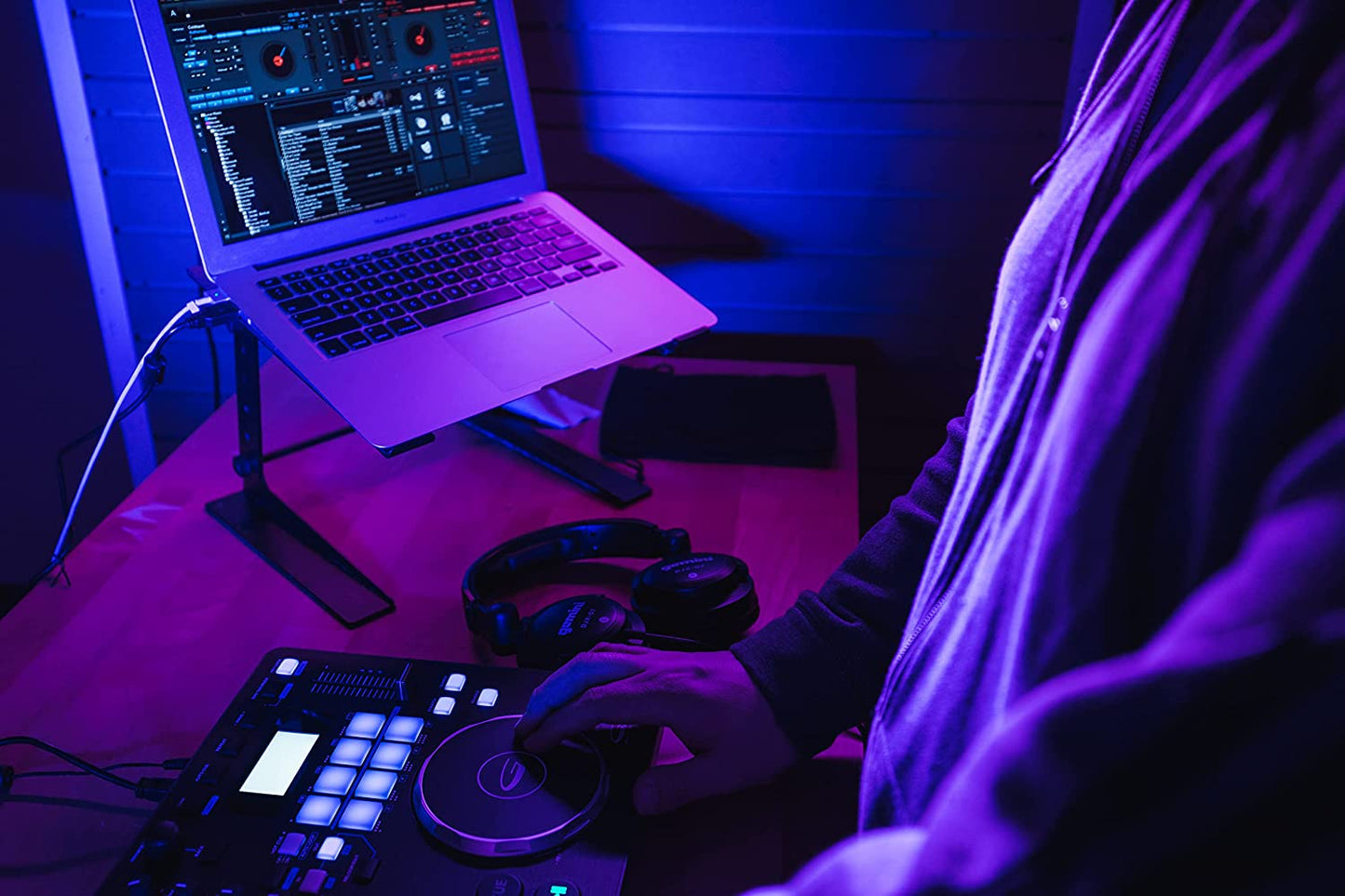 Gemini Sound GMX Stand Alone Professional Audio DJ Multi - Format USB, MP3, WAV and DJ Software Compatible Media Controller System - electronicsexpo.com - Controllers